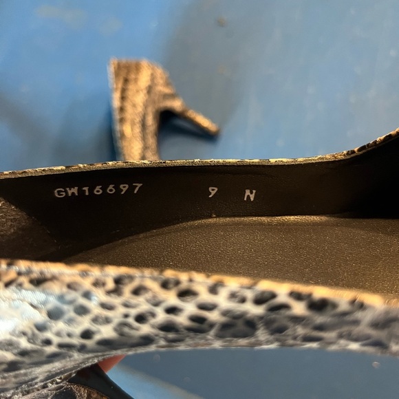 Stuart Weitzman Pumps Snake skin peep toe 9 - Picture 4 of 5
